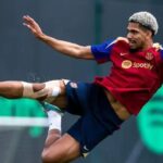 Ronald Araujo to travel with Barcelona for Borussia Dortmund clash as return nears