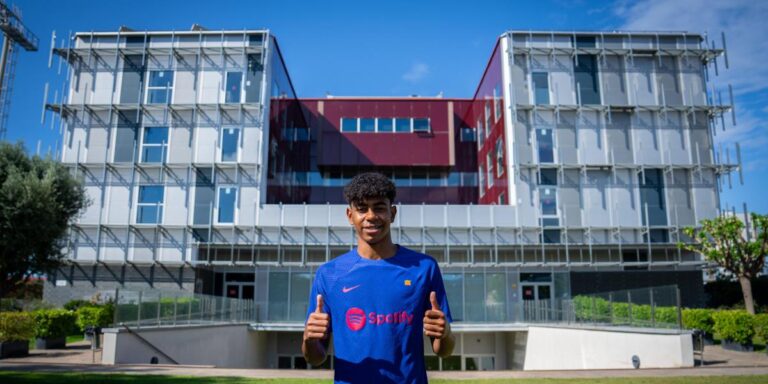 Jorge Mendes provides latest update on Lamine Yamal's Barcelona contract situation