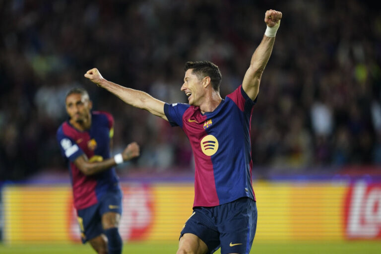 "Unpredictable" - Hansi Flick gives thoughts on Robert Lewandowski's Barcelona future