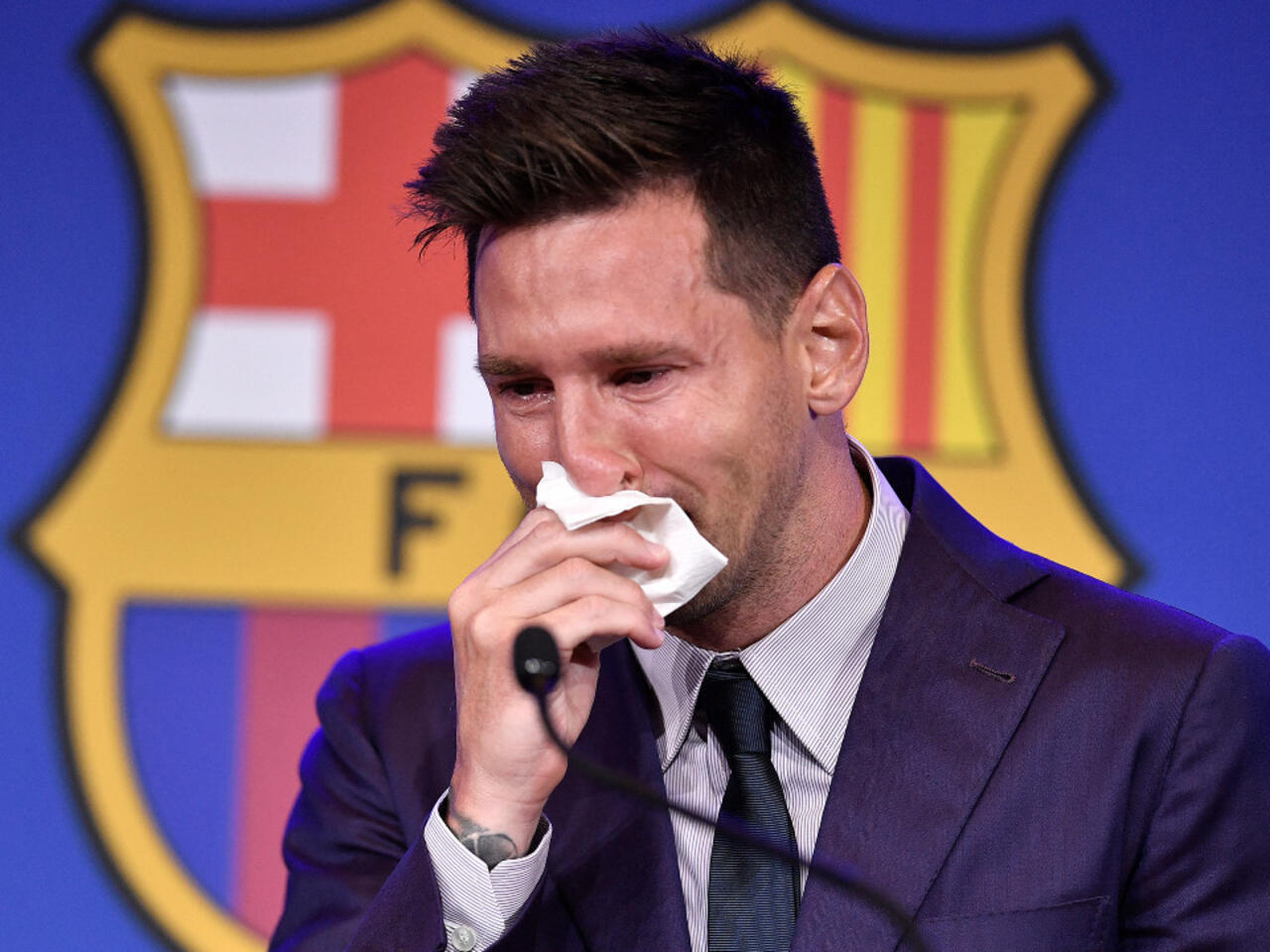 How Lionel Messi went from signing a contract with Barcelona to leaving in 3 days - details of exit revealed