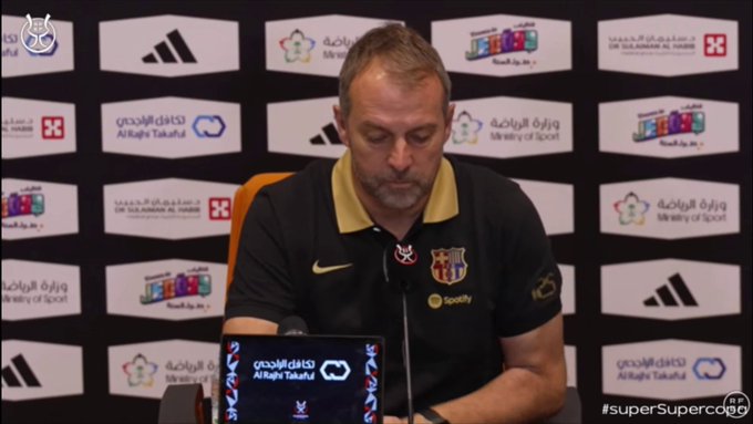 Barcelona captains call for meeting with Hansi Flick mid-press conference