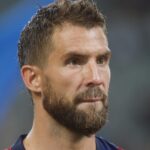 Barcelona confirm defender to be out for four weeks with injury