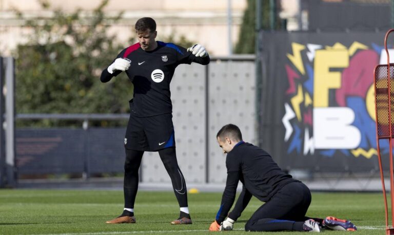 Wojciech Szczesny stood up Barcelona Sporting Director Deco