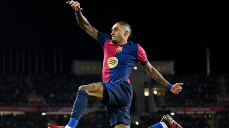 (WATCH) De Jong, Torres and Raphinha fire Barcelona ahead vs. Valencia