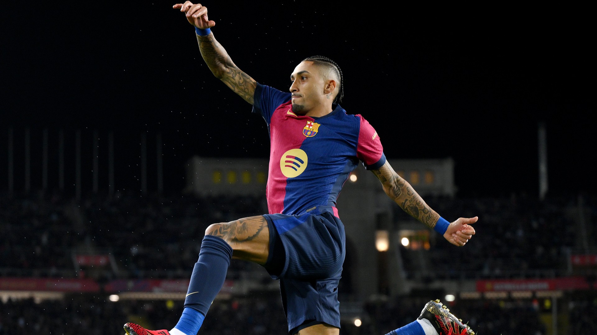 (WATCH) De Jong, Torres and Raphinha fire Barcelona ahead vs. Valencia