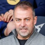 Hansi Flick calls on Barcelona to "focus on themselves" after cutting La Liga title race deficit