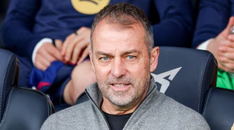 Hansi Flick calls on Barcelona to "focus on themselves" after cutting La Liga title race deficit