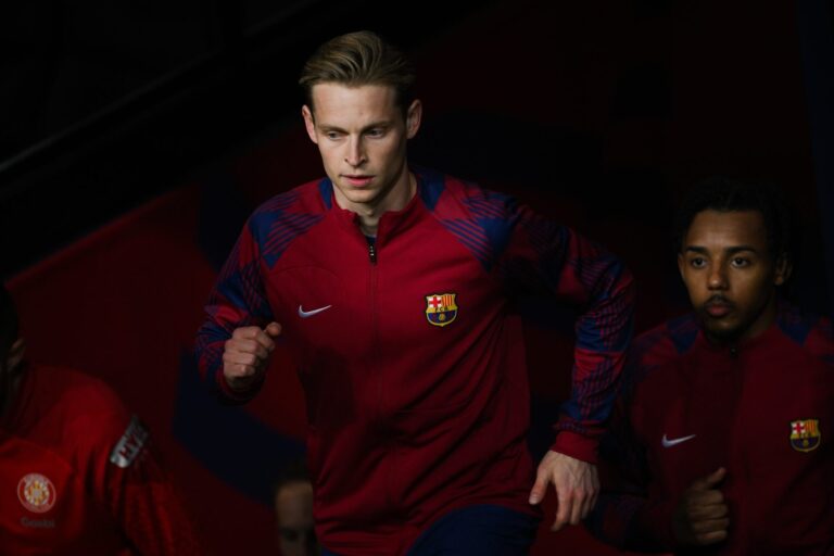 Contract Stalemate Between Frenkie de Jong and Barcelona Continues