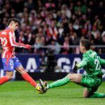 Wojciech Szczesny says decision on Barcelona future will come 'soon'