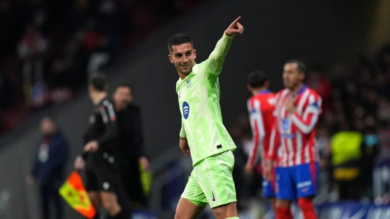 (WATCH) Barcelona's four incredible late goals crush Atletico Madrid