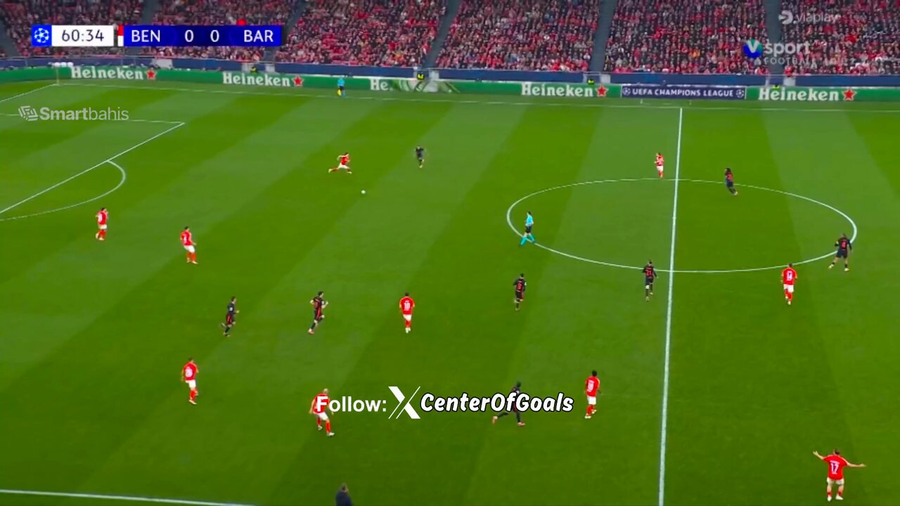 Watch: Raphinha Fires 10-Man Barcelona into Priceless Lead Against Benfica