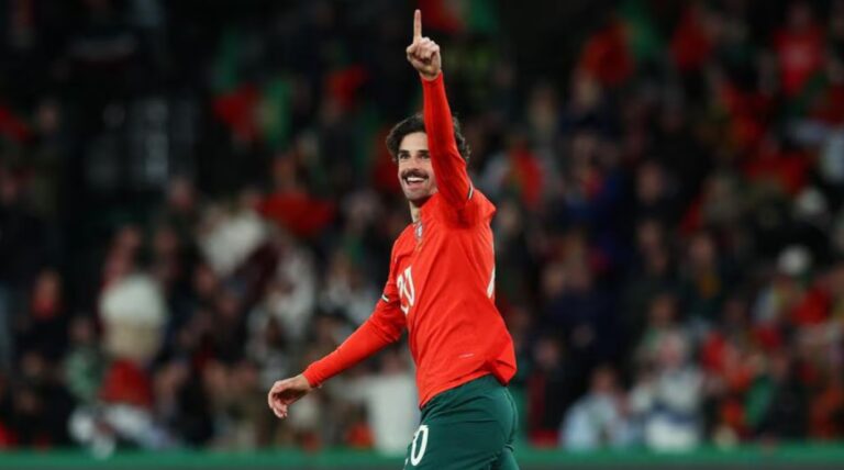 Barcelona not yet considering €25m bargain option to sign 26 G/A winger