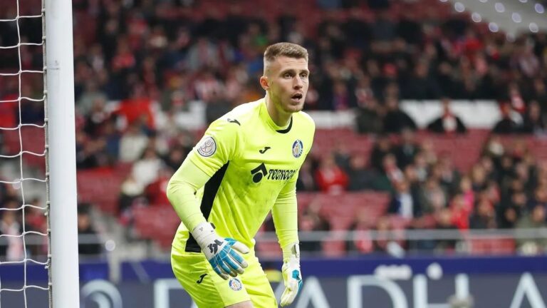 La Liga Goalkeeper Spotted Supporting Atletico Madrid Against Barcelona