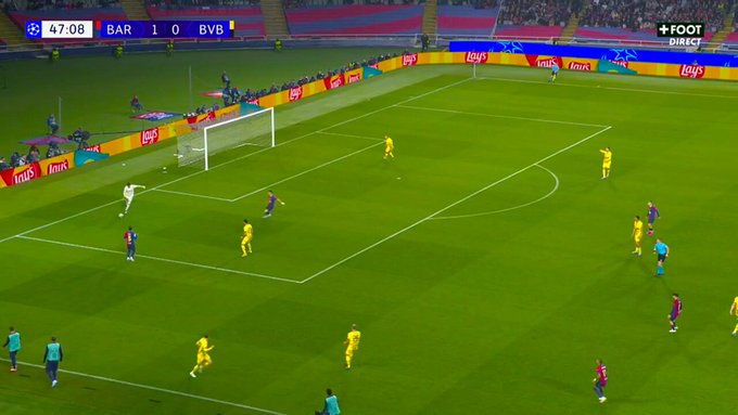 Robert Lewandowski scores as Barcelona double advantage
