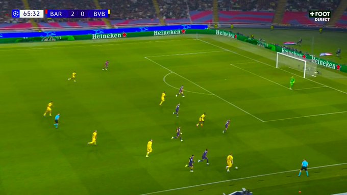 Robert Lewandowski doubles up as Barcelona go 3-0 ahead