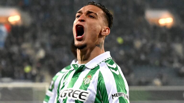 Former Manchester United player on Antony-Betis, Rashford-Barcelona