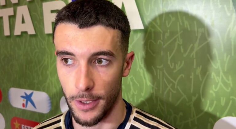 Espanyol's Joan Garcia avoids ruling out move to Barcelona