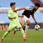 Chelsea and Manchester United weigh up clause for Barcelona teen