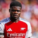 Barcelona revive midfield target despite Premier League contract talks